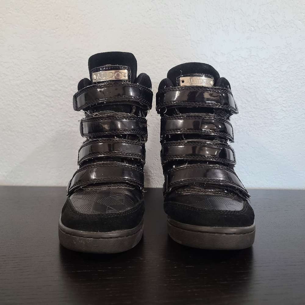 Aldo ladies booties size 7.5 in black